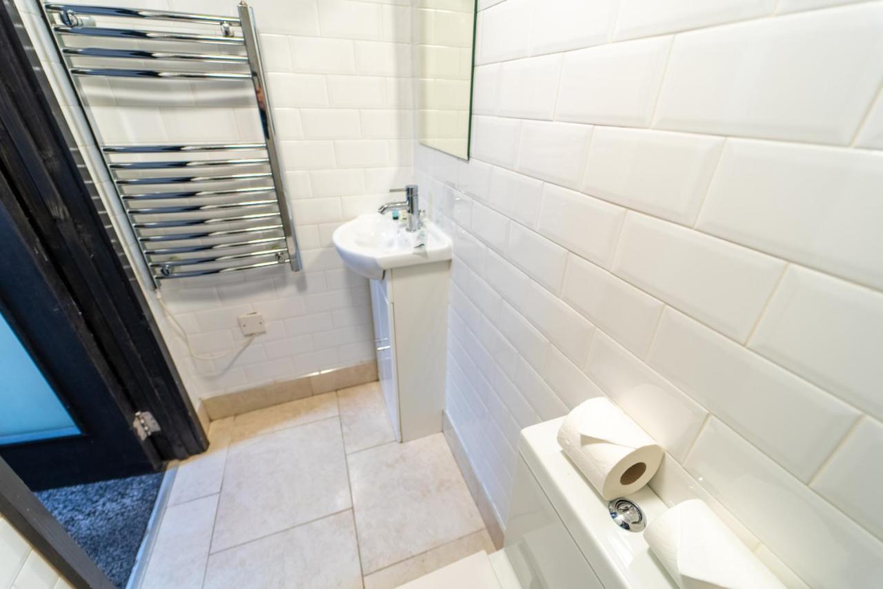 Staysa Equipped Studios Near Qe And Uob In Guesthouse Close To The City! Бирмингам Стая снимка
