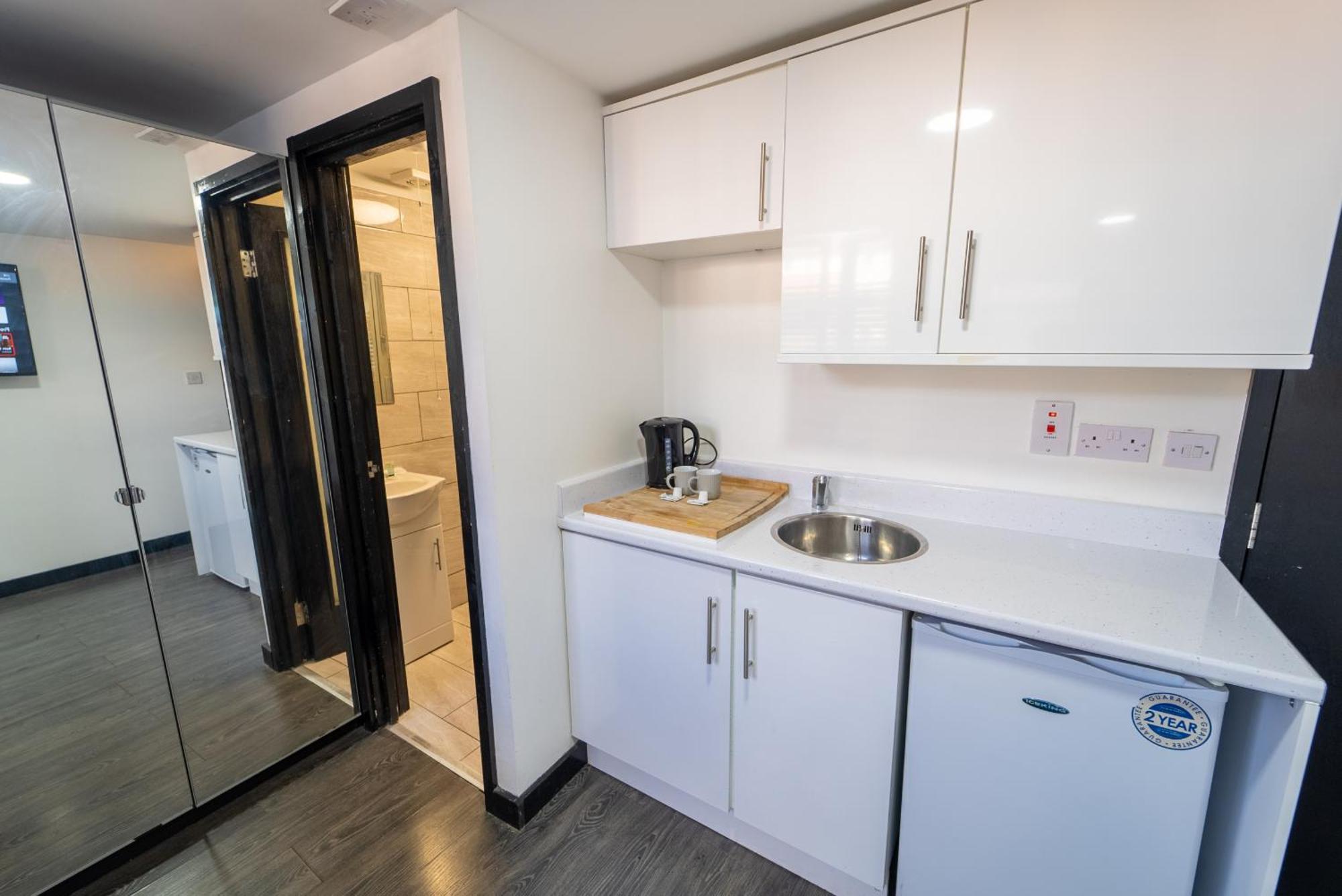 Staysa Equipped Studios Near Qe And Uob In Guesthouse Close To The City! Бирмингам Стая снимка