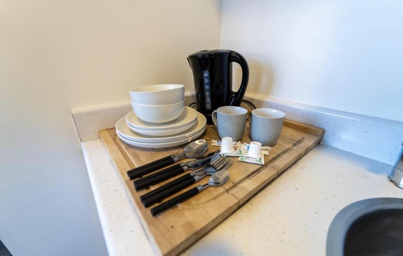 Staysa Equipped Studios Near Qe And Uob In Guesthouse Close To The City! Бирмингам Екстериор снимка