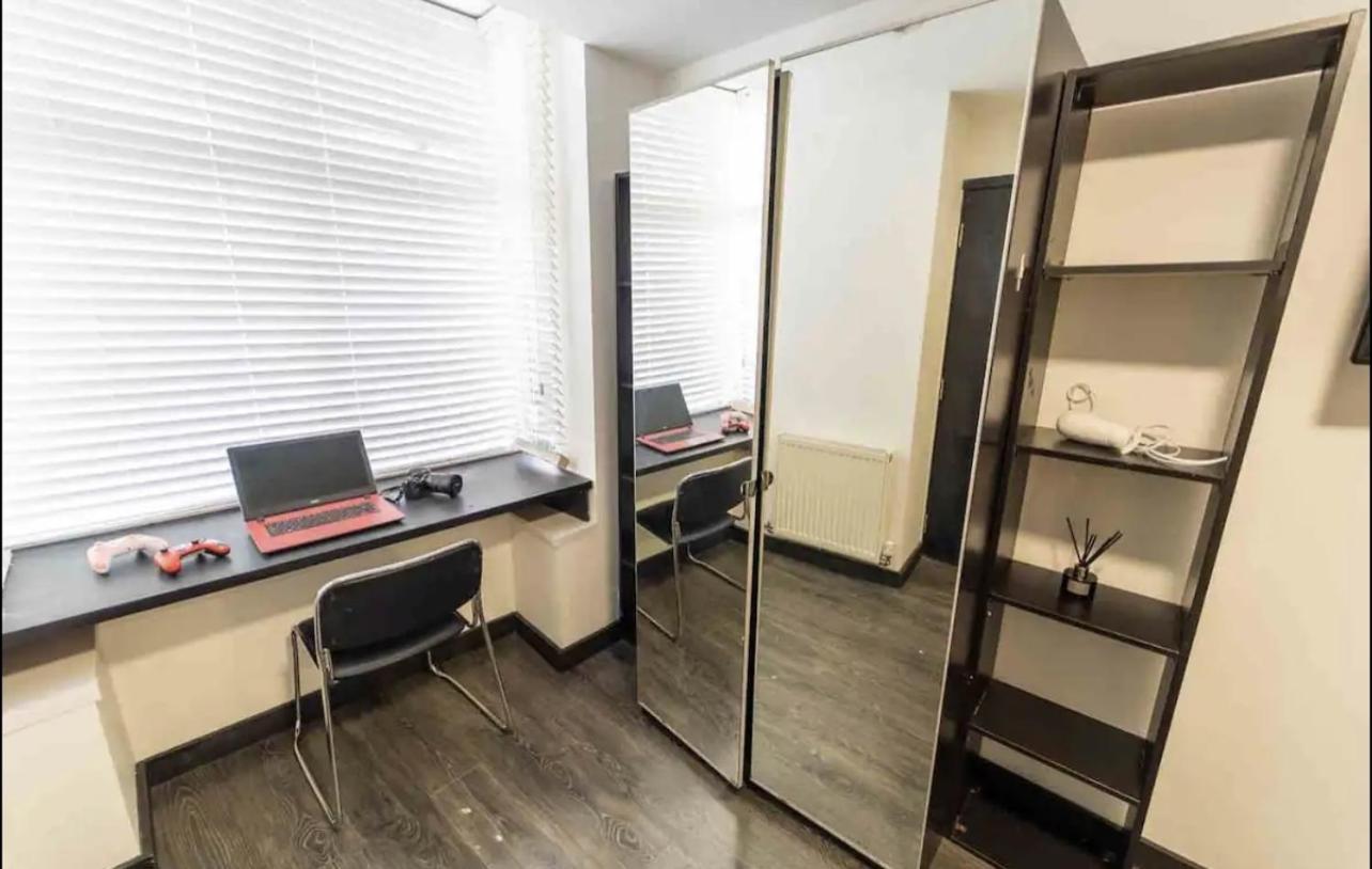 Staysa Equipped Studios Near Qe And Uob In Guesthouse Close To The City! Бирмингам Екстериор снимка