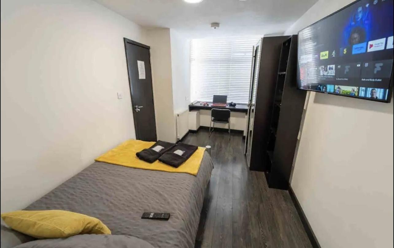 Staysa Equipped Studios Near Qe And Uob In Guesthouse Close To The City! Бирмингам Екстериор снимка
